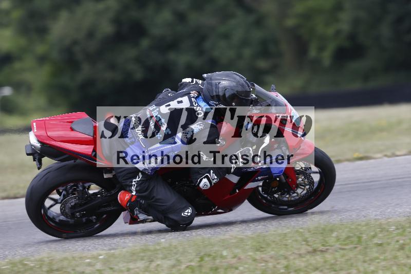 /30 23.06.2025 Get Faster Caremotion ADR/Rider Academy gruen/82